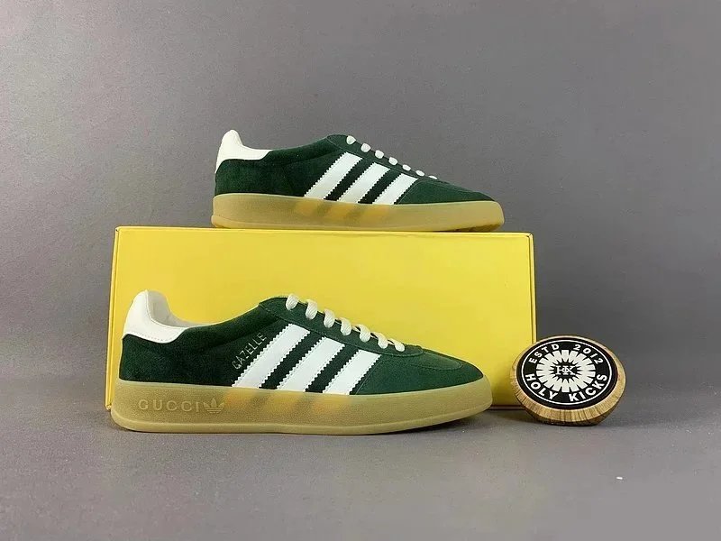 Gucci Sneakers Gazelle three-stripe image 6
