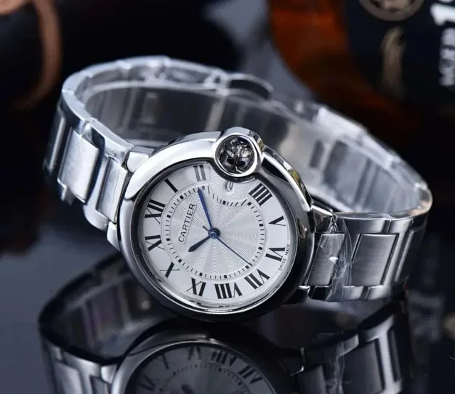 Cartier Watches Roman numeral dial with leather straps product detail image 3