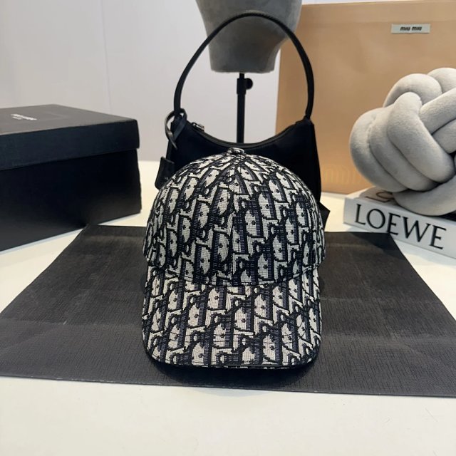 Fendi Cap: seller detail photo 5