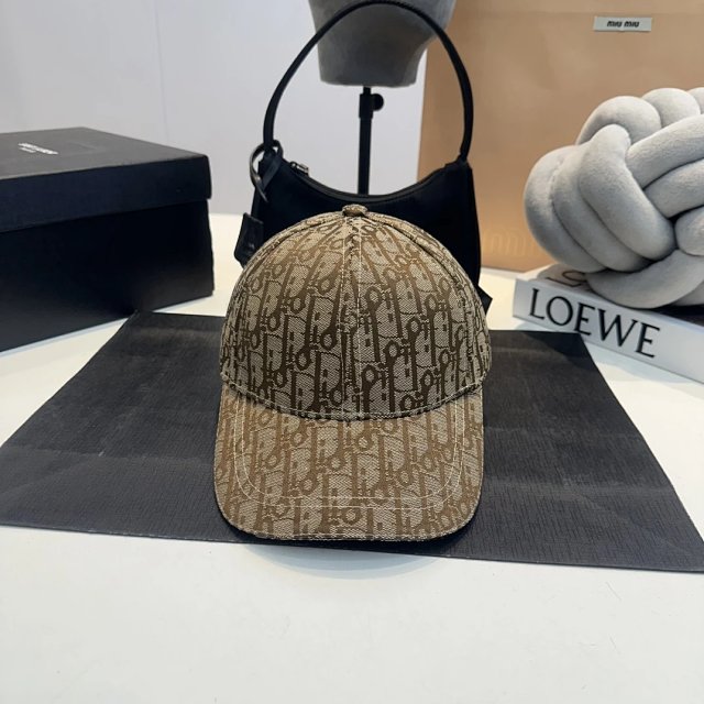Fendi Cap: seller detail photo 6