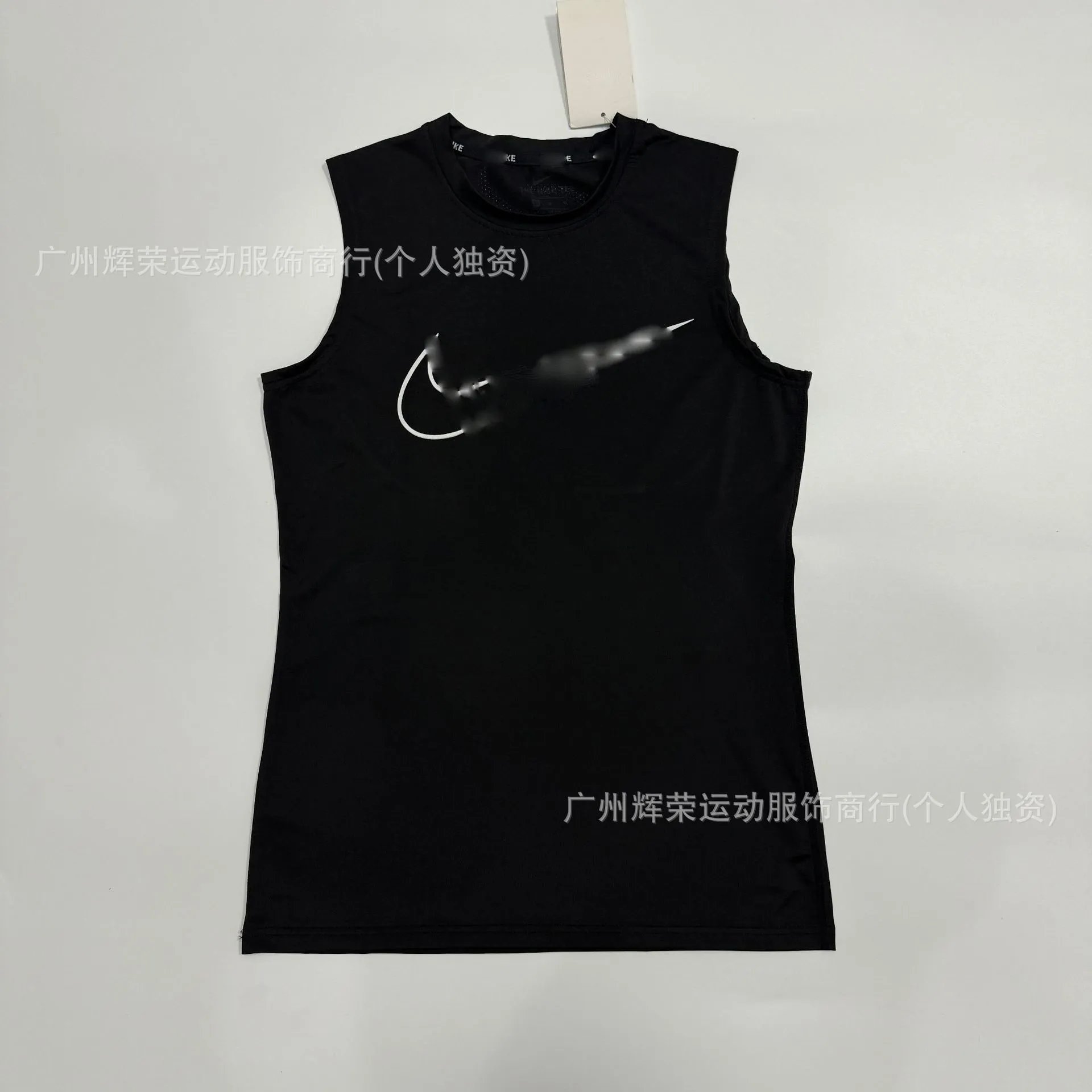 261 tight fitting tank tops in black