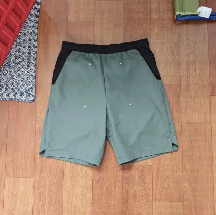 Water-resistant Color-block Shorts Army Green