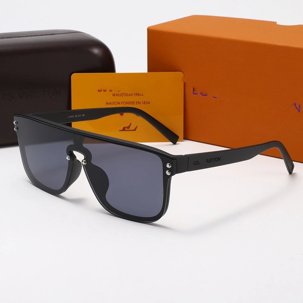 Black Frame Gray Lens