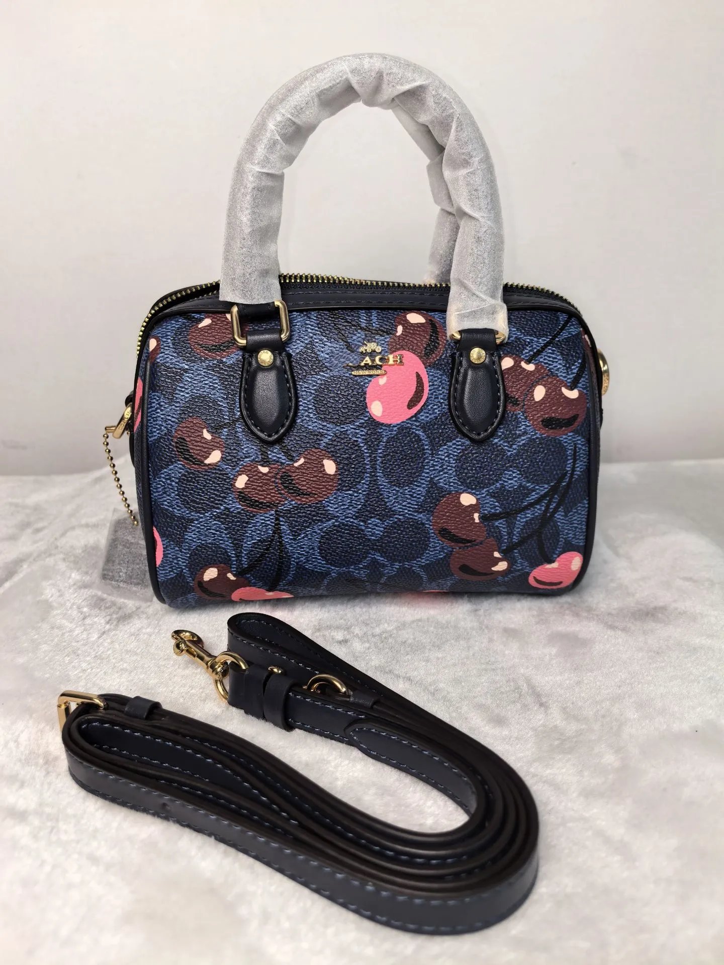 Cherry Blue + Airplane Box