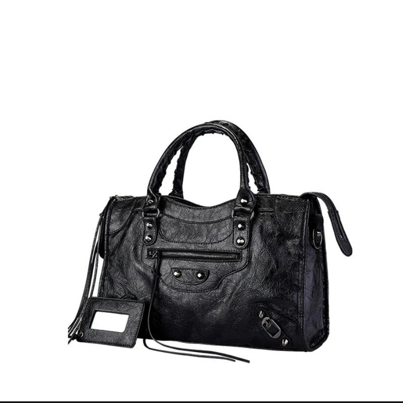 Medium Black - Spot Same Day Delivery