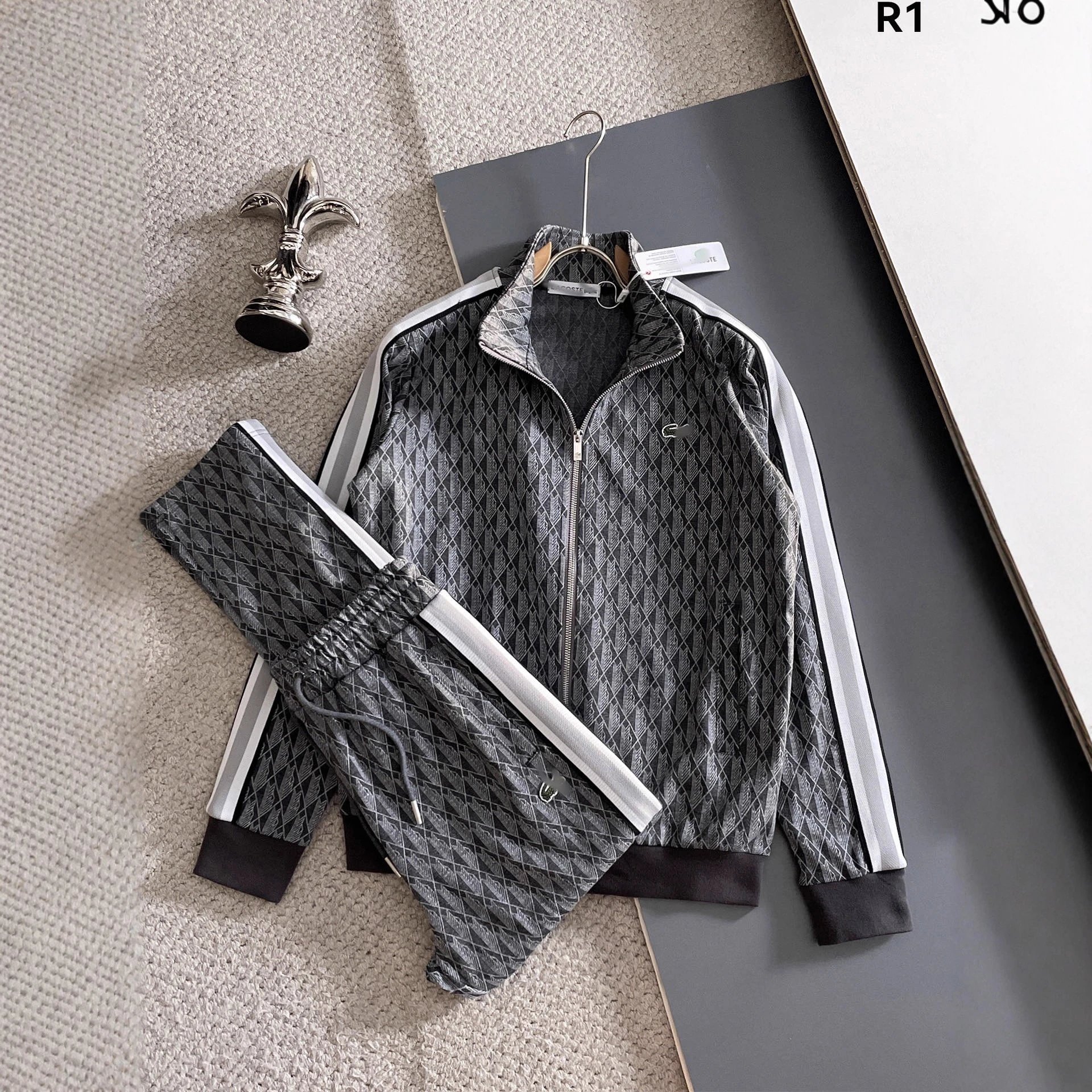 【 High Quality Correct Version 】 New Y Fish Multi Color Casual Men's and Women's Fashion Set with Collar Zipper Coat
