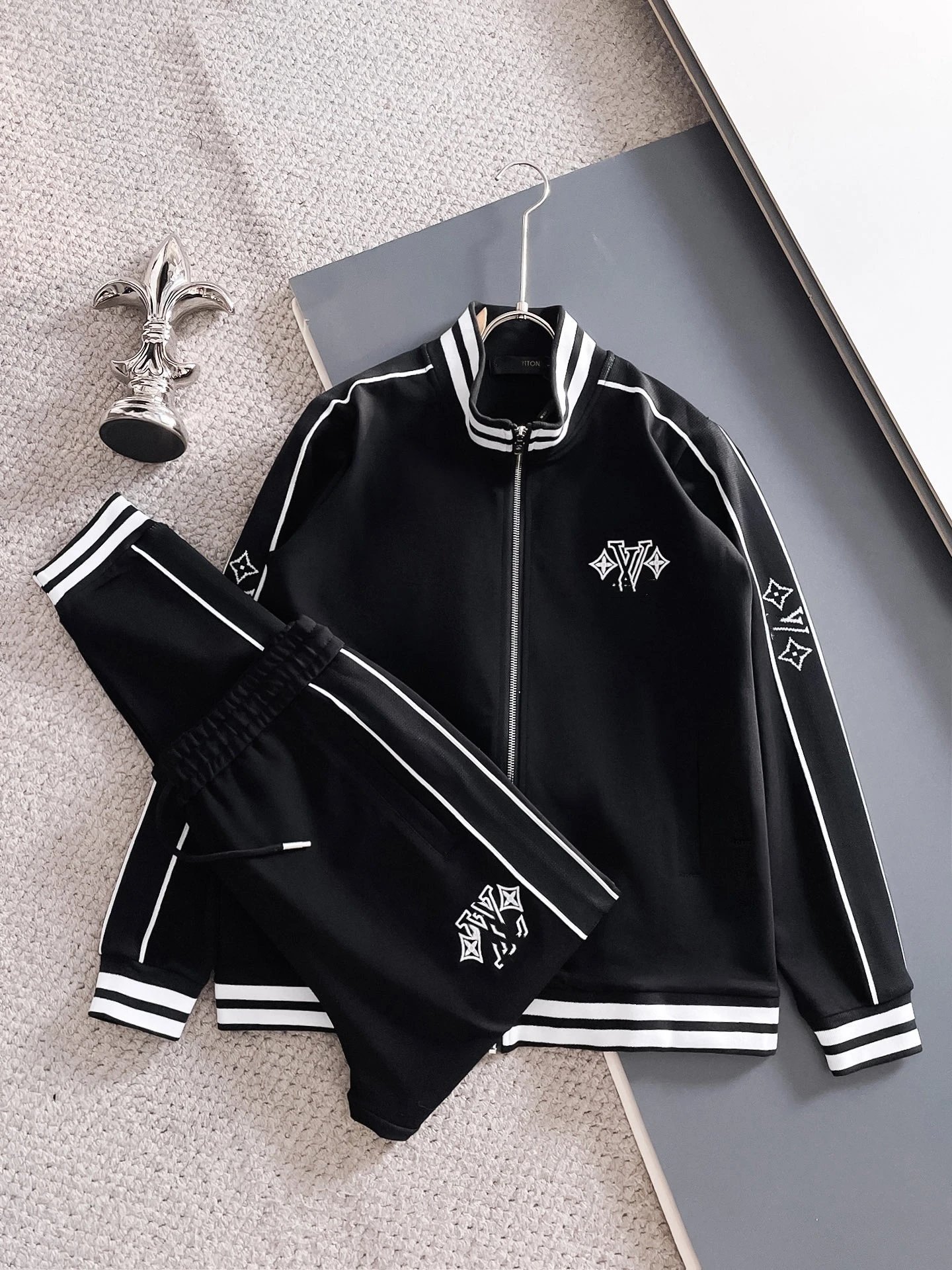 V Black