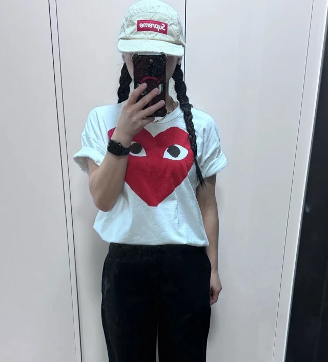 Comme des Garçons T-Shirts PLAY heart graphic product detail image 16