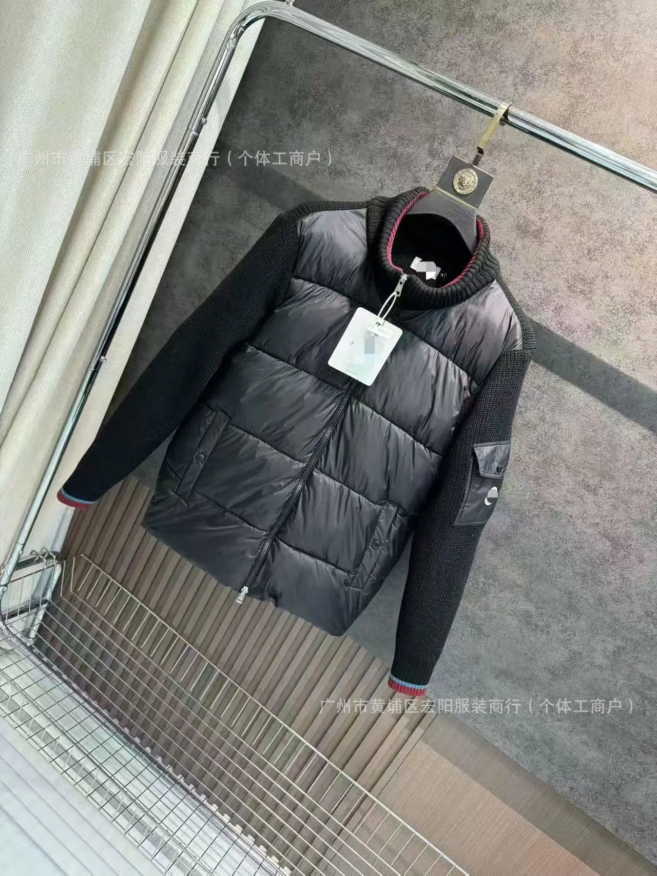 Black sleeve pocket