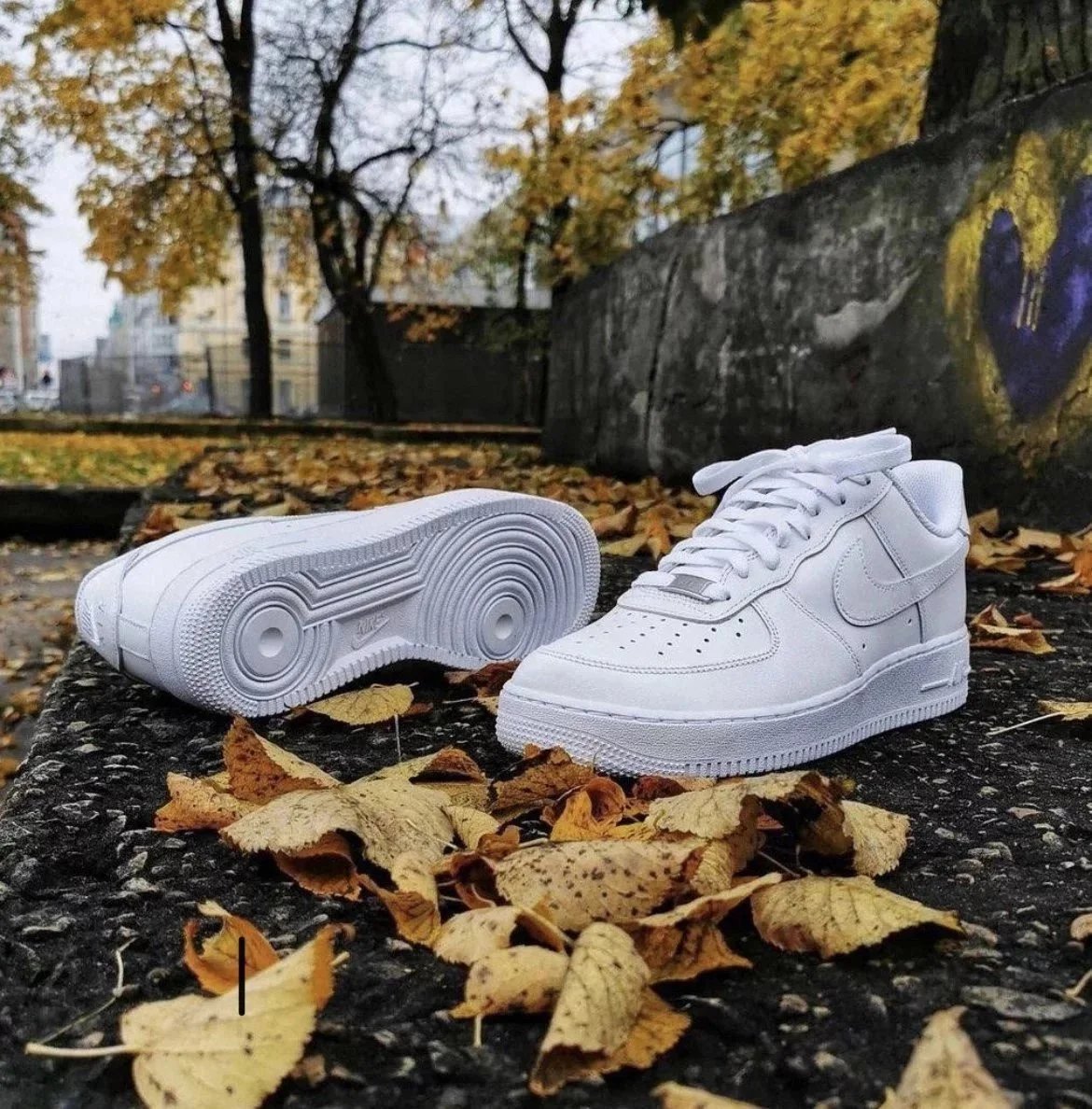 Nike Air Force 1 Low photo 6