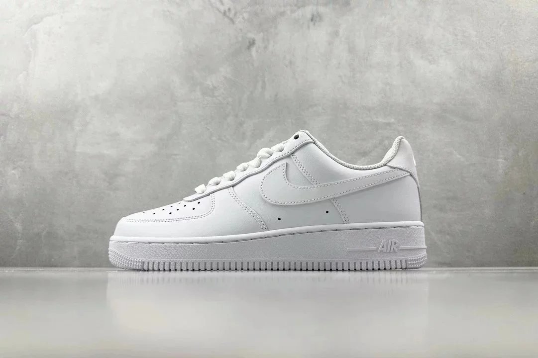 Nike Air Force 1 Low photo 3