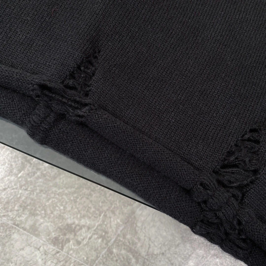 Gallery Dept. Distressed Knit Sweater Black - 5