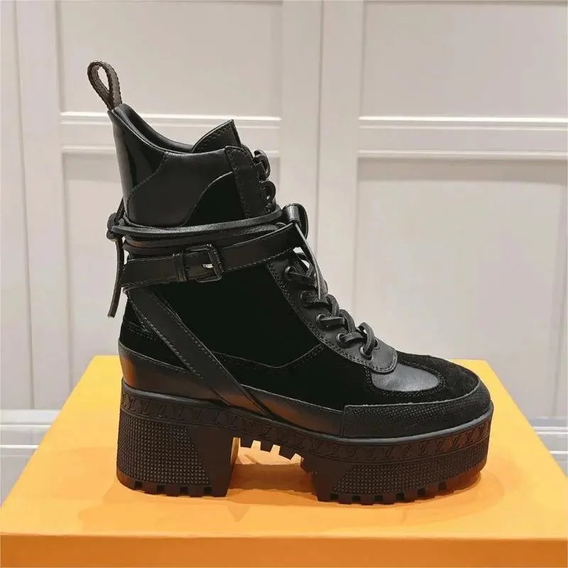 经典高跟马丁靴https://finds.cheap - 199472