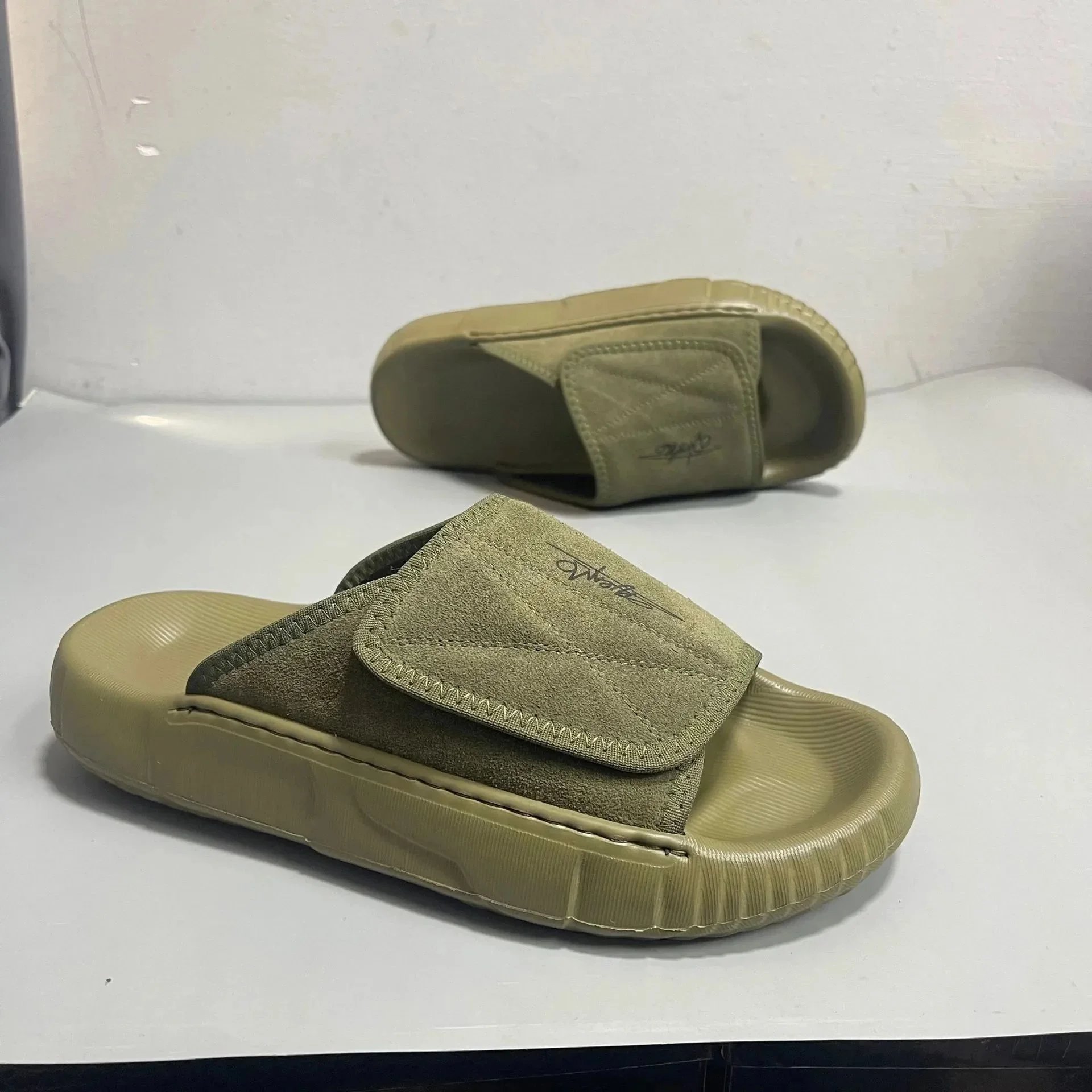 UnbrandSlipper：findsindex.com - 198472