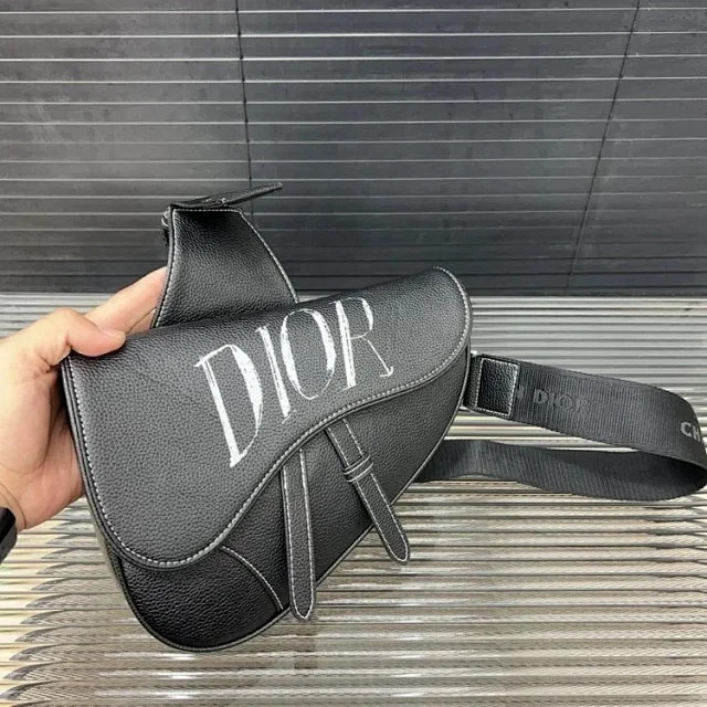 Louis Vuitton Monogram crossbody bag product detail image 44