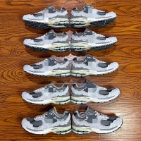 New Balance 2002 — seller photo 2