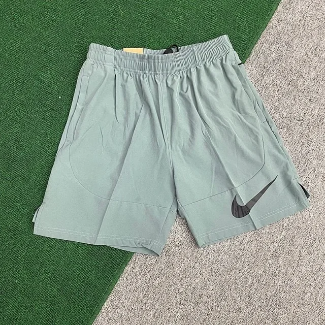 Nike Shorts Breathe color-block athletic product detail image 10