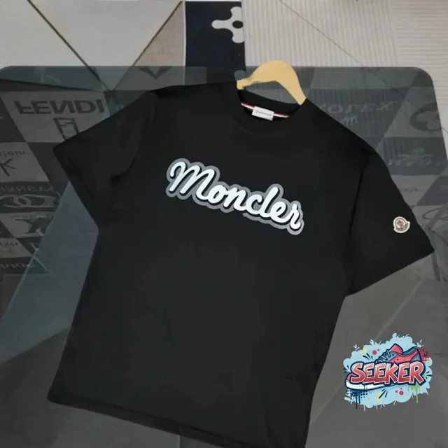 Moncler T-Shirts Logo Patch Short-Sleeve T-Shirt product detail image 1