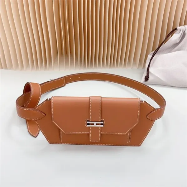 Hermès Roulis Belt Bag Tan Leather - 1