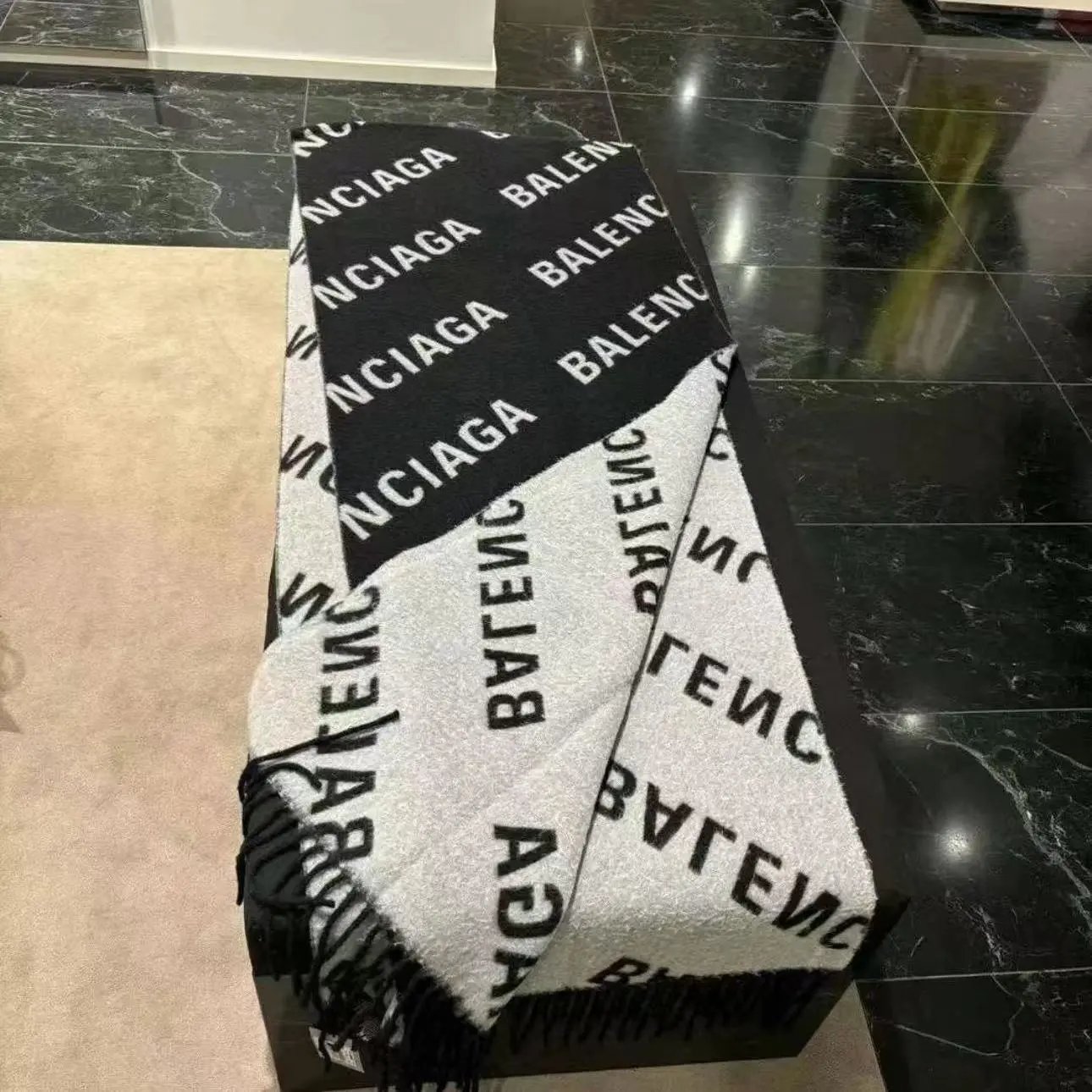 Balenciaga Logo Prin