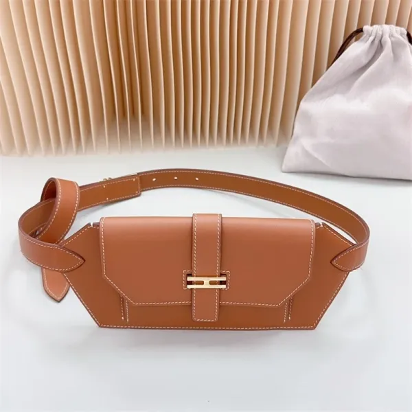 Hermès Roulis Belt Bag Camel Leather - 1