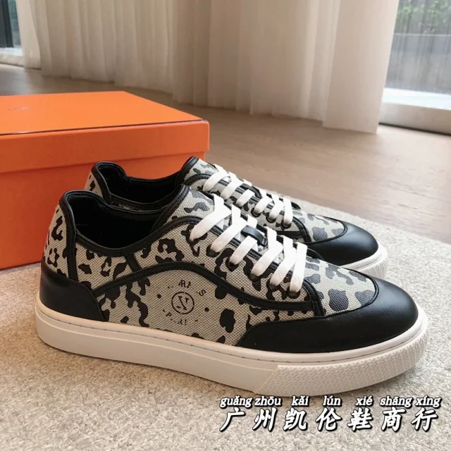 Hermès Sneakers Low-Top Lace-Up Printed Canvas product detail image 4
