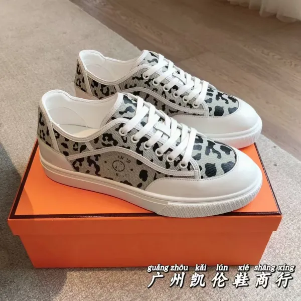 Design Leopard Print Canvas Sneakers - 1