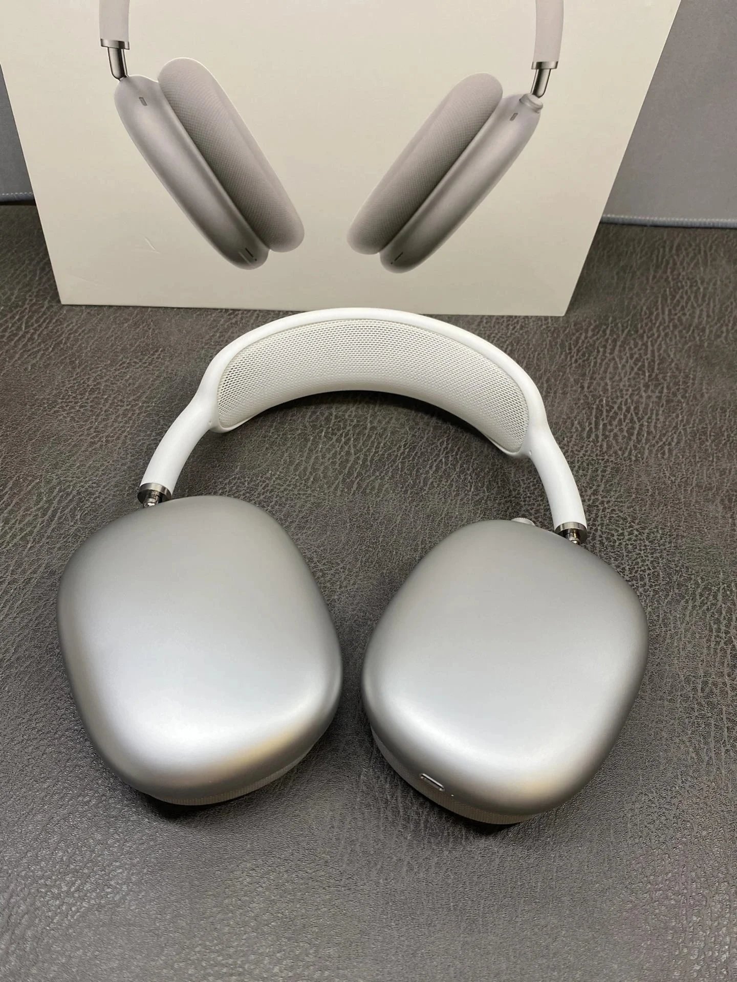 P*ds   Over-Ear Headphones Sier 🎧1:1 - 136659
