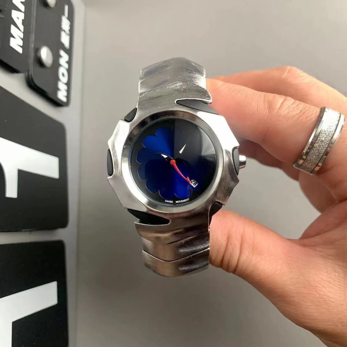 Alien Original Watch High-End Ins Niche Watch Men's Wristwatch Black Tech Charm, Compatible in Beijing