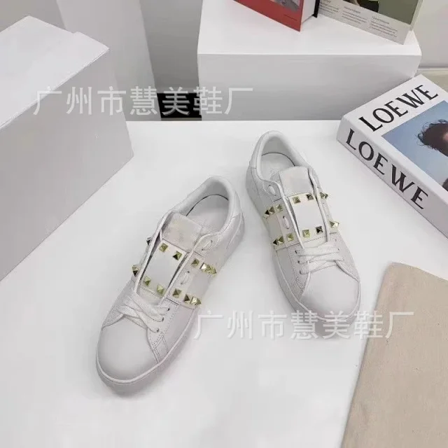 Studded Unisex White Platform Sneakers Detail