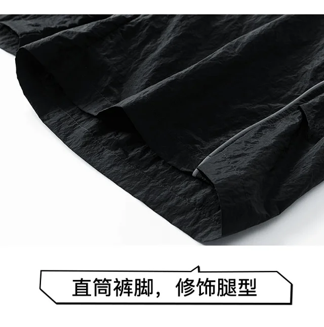 Men's Loose Straight Ice Silk Shorts Detail