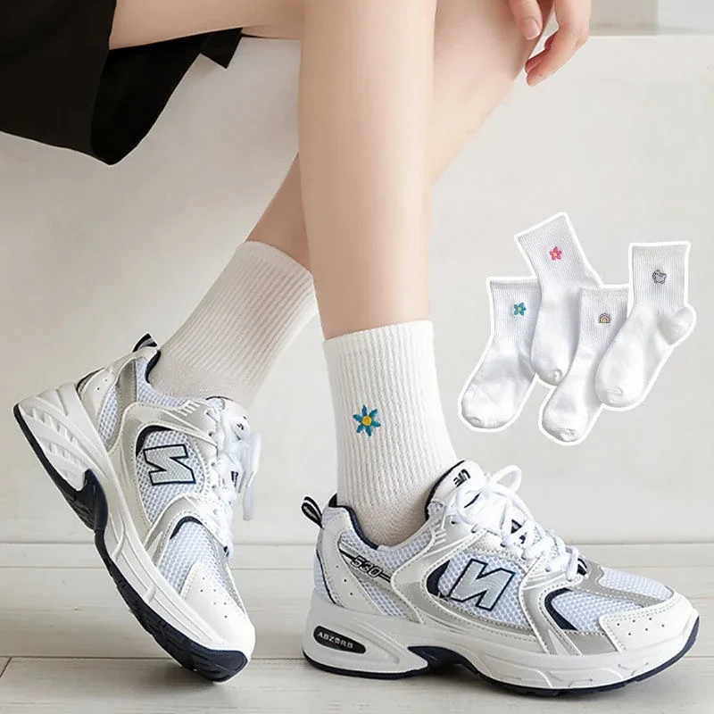 Women's White Embroidered Cotton Socks（10 pairs）