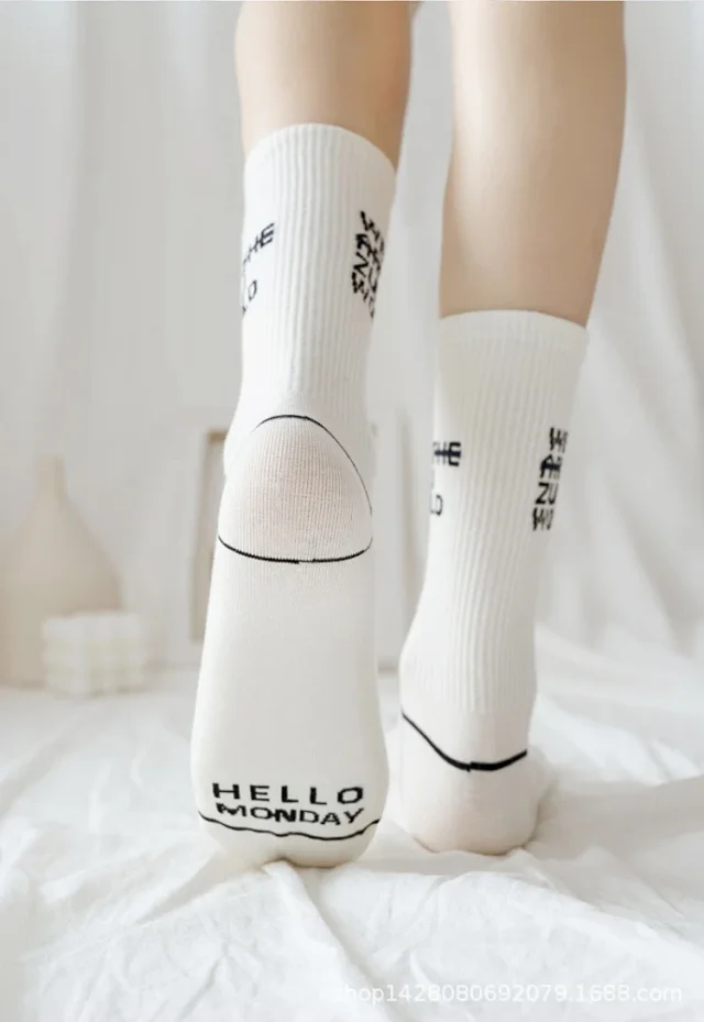 Cozy White Mid-Calf Cotton Socks（4 pairs） Detail