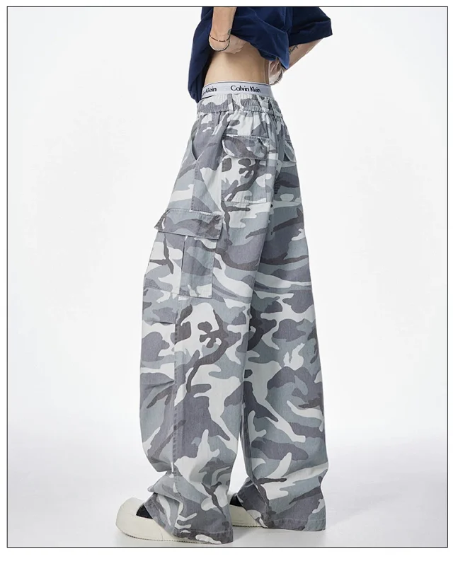 Unisex Retro Camo Cargo Pants Detail