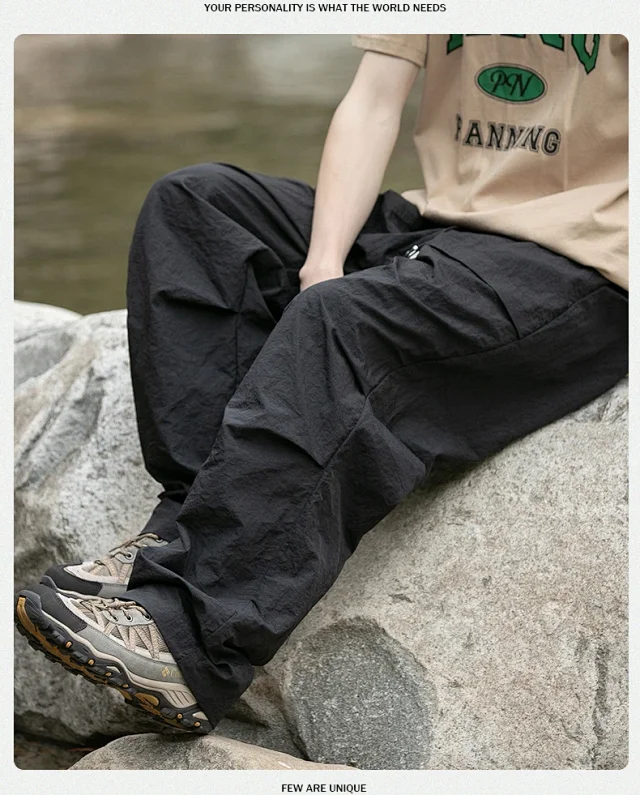 Mountain-style Cargo Pants Detail