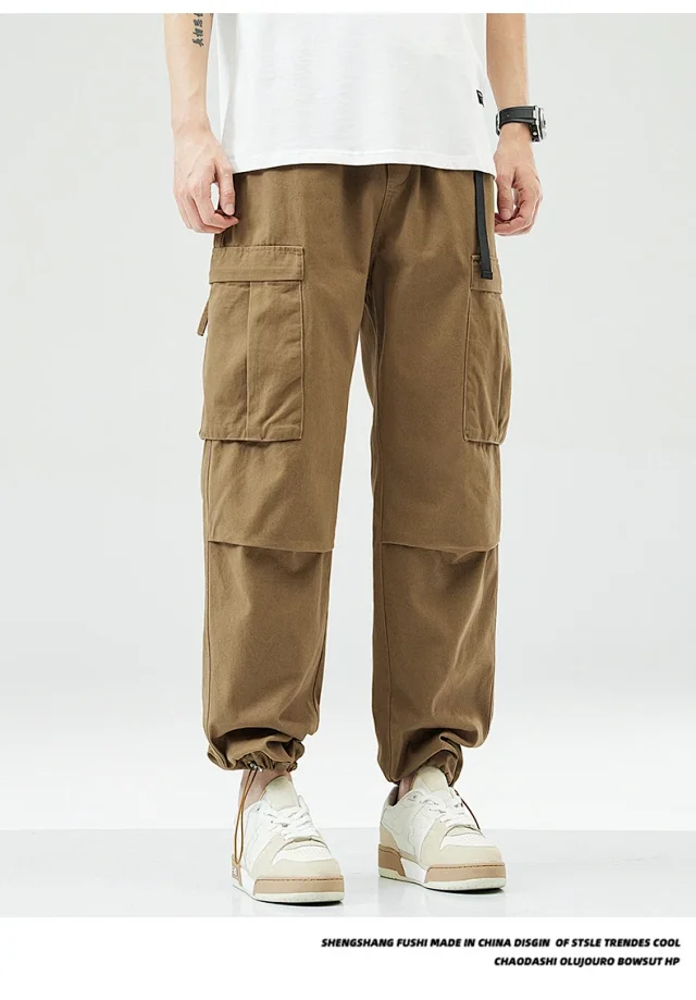 Men's Fall Trendy Cargo Pants Detail