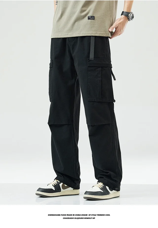 Men's Fall Trendy Cargo Pants Detail