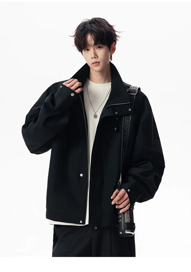 Men's Streetwear Bomber Jacket Detail