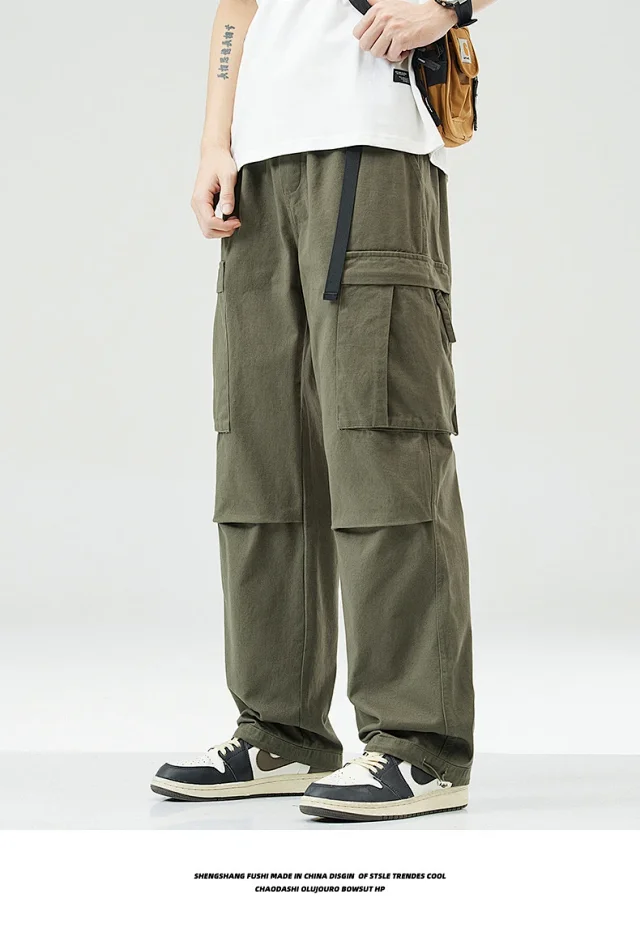 Men's Fall Trendy Cargo Pants Detail
