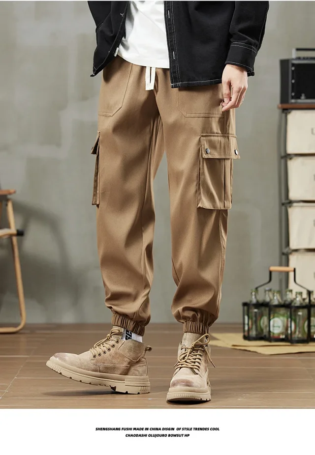 Men's Retro Cargo Joggers Detail