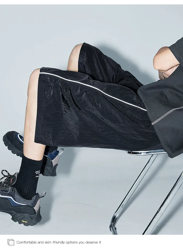 2025 Summer Men's Loose Reflective Shorts Detail