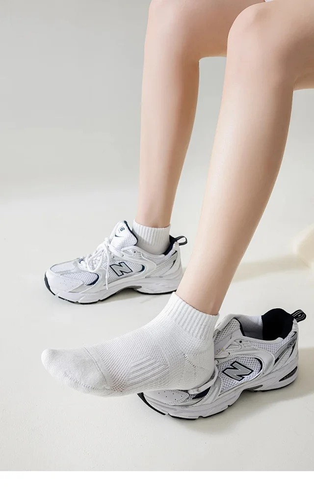 Ladies' Athletic Socks, Candy - Colored, Campus Style, Non - Slip Heel Detail
