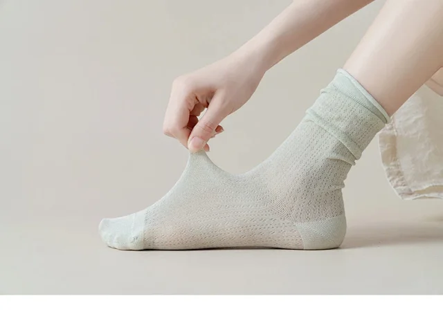Summer Women's Mid-Calf Breathable Combed Cotton Solid College Style Ins Mesh Heap Socks Detail