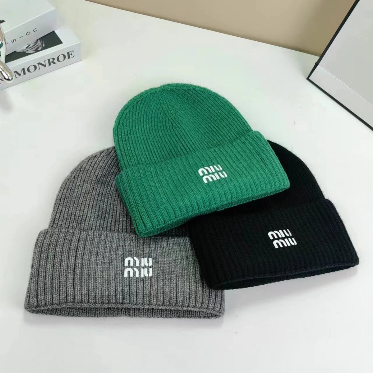 Miu Miu Logo Knit Beanie Black product detail 9 in Litbuy spreadsheet finds