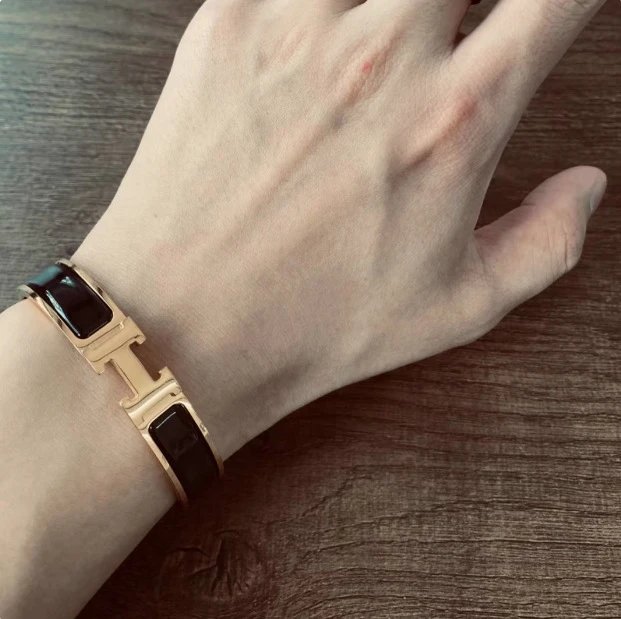 H-Letter Enamel Bracelet photo 5