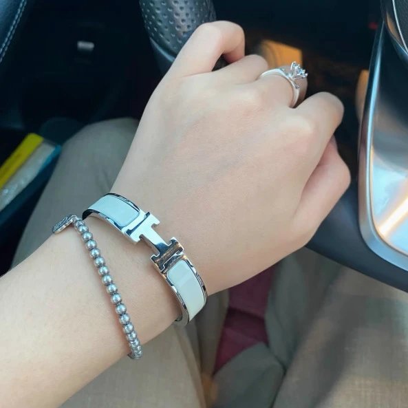 H-Letter Enamel Bracelet photo 6