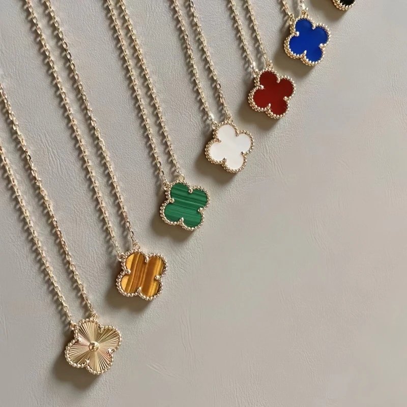 Van Cleef & Arpels Alhambra Motif Lavender Mother-of-Pearl Necklace - 4