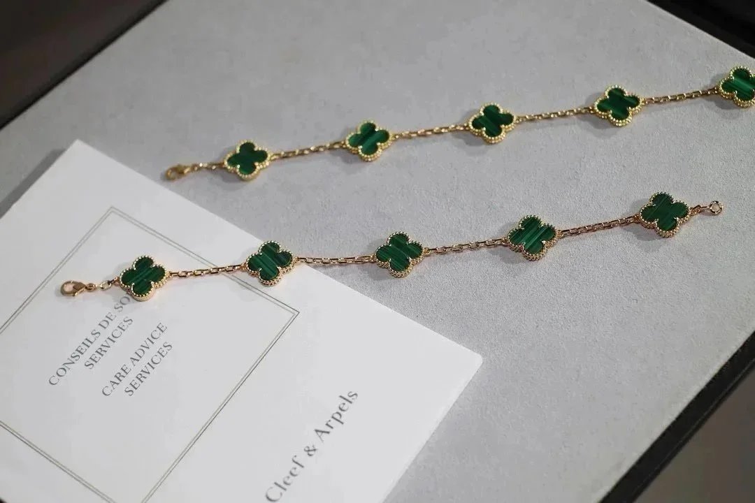 Van Cleef & Arpels Alhambra Motif Black Onyx Bracelet - 12