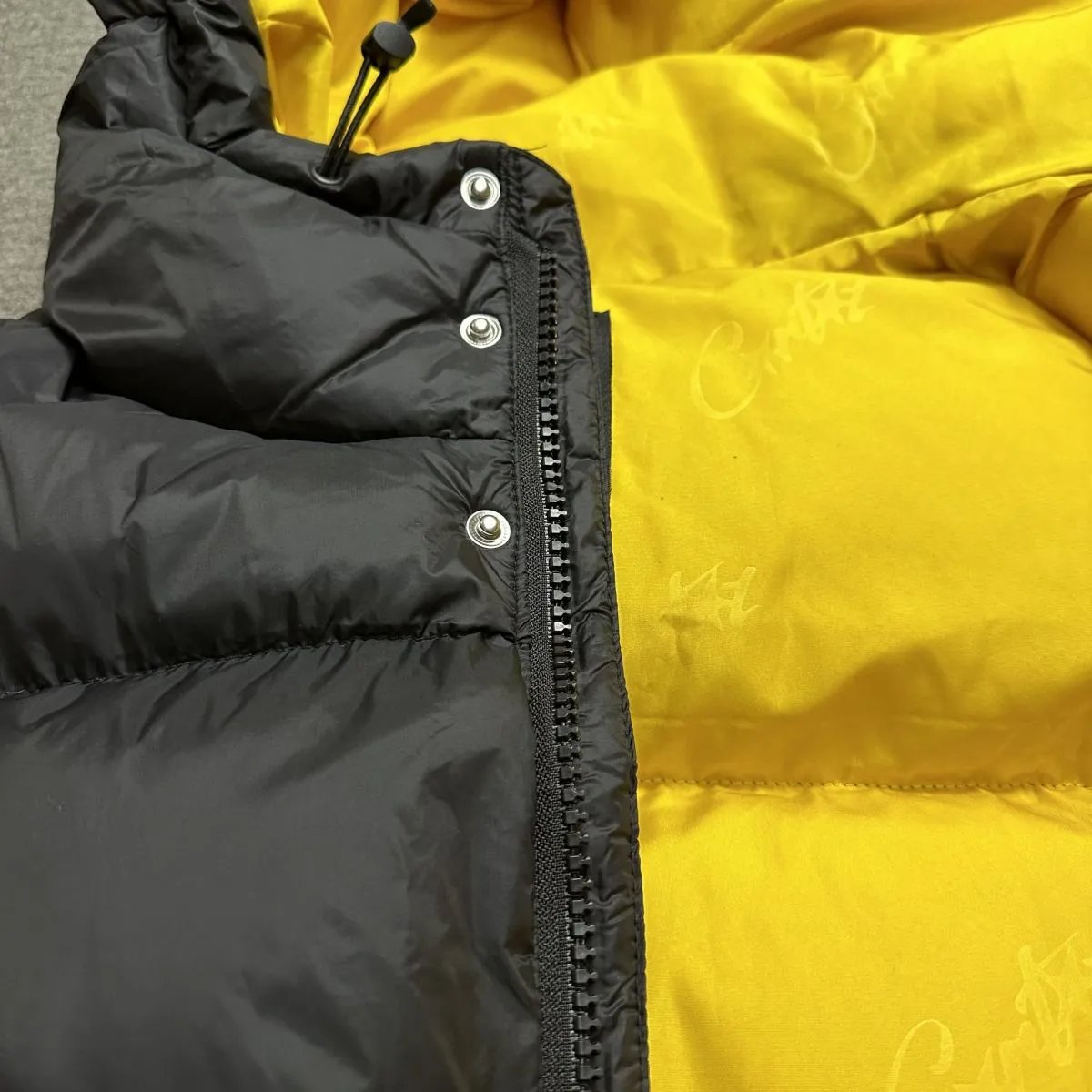 Corteiz Diamond Quilted Bomber Jacket Black - 19