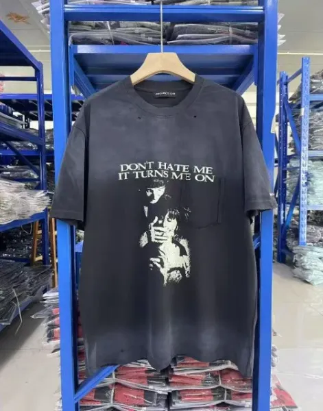Design 'Don't Hate Me' Distressed Graphic T-Shirt Black - 1